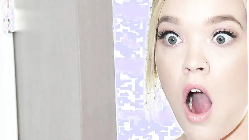تدخل على اخوها يشاهد سكس ليدعوها لنيك