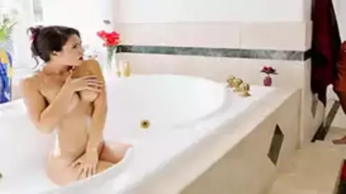 معاقبة الابن المزعج سكس امهات مترجم