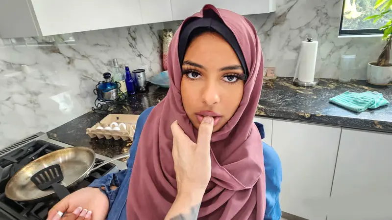 محجبة عربية مراهقة تحتاج حقًا إلى تعلم بعض الأشياء عن الجنس - سكس مترجم