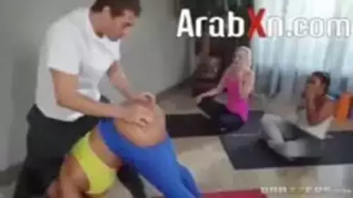 ممارسة اليوغا بنكهة النيك مع اضخم طيز وبزاز سكس مترجم كامل